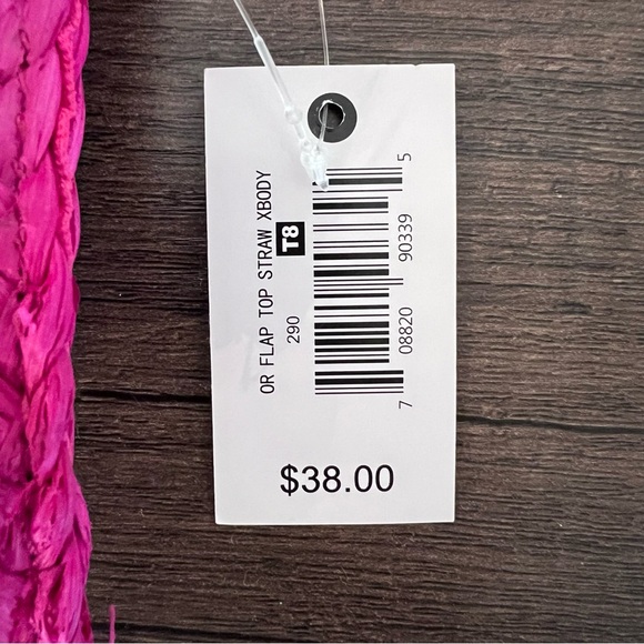 Straw Fuscia Clutch with Fold Over Clasp, Wristlet, and Gold Chain Strap NWT - Picture 10 of 10